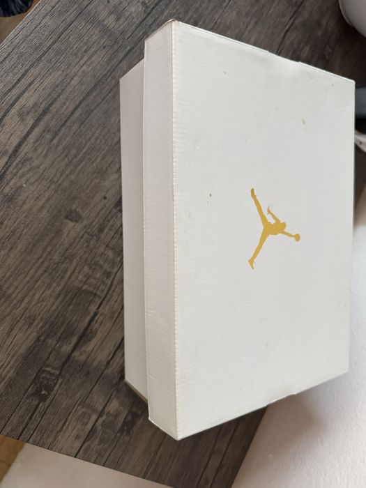 Nike Air Jordan 1 Mid Roșu/Gri – Mărimea 41 – Originali, Unisex