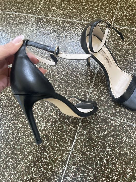 Токчета Bershka, Zara