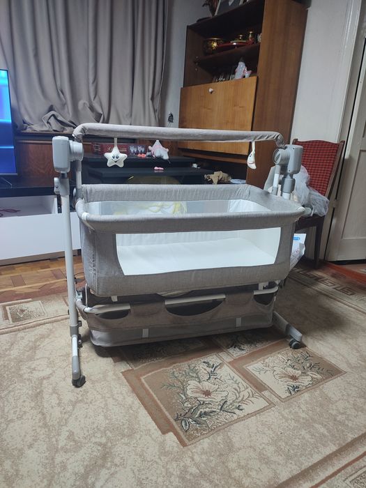 Продам манежку детскую