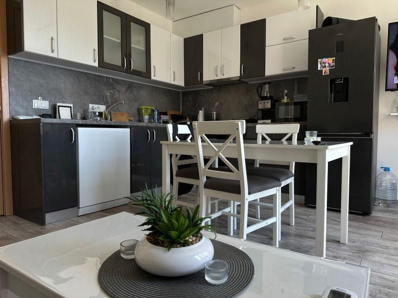 Дава се под наем Двустаен апартамент в Бургас, Сарафово - 65 кв.м за 450 € - Снимка #1