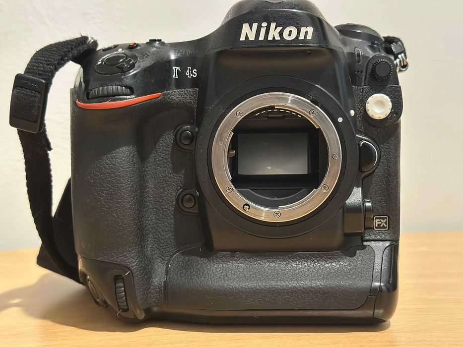 Vand camera foto profesionala Nikon D4s