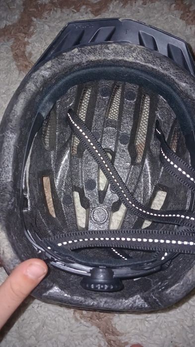 Casca pur tata Doar pe trotineta manuala nu este trantita sau griata