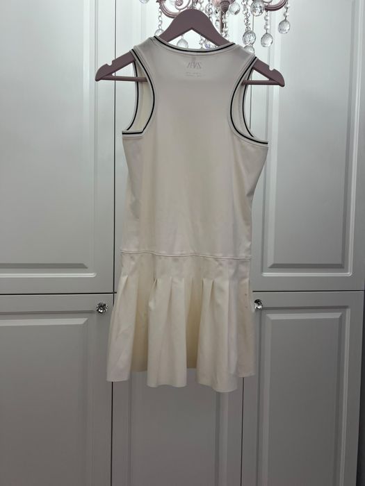 Vand rochie zara pentru fete 13-14 ani
