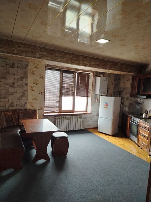 Шахар марказида жойлашган 2 хонали квартира ижарага берилади