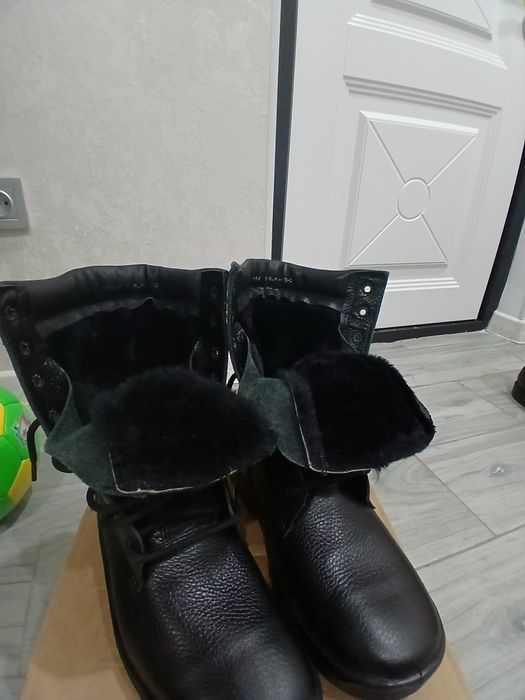 Продам новые Зимние берцы