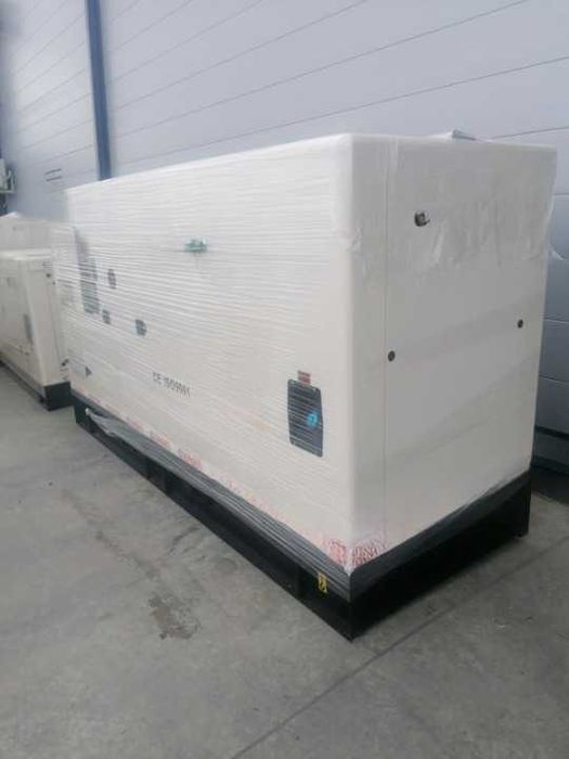 Generator de curent 225 kva - 180 kw cu automatizare nou de backup
