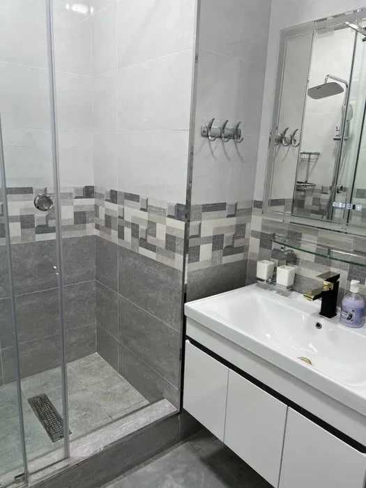 Срочно Сдается Кв в новостройке! Мегапланет! Рядом с рынком! 50м метро