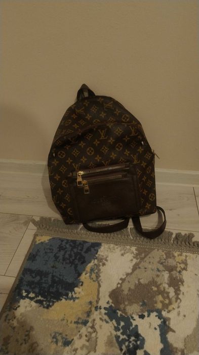 Ghiozdan Louis Vuitton nou preț negociabil