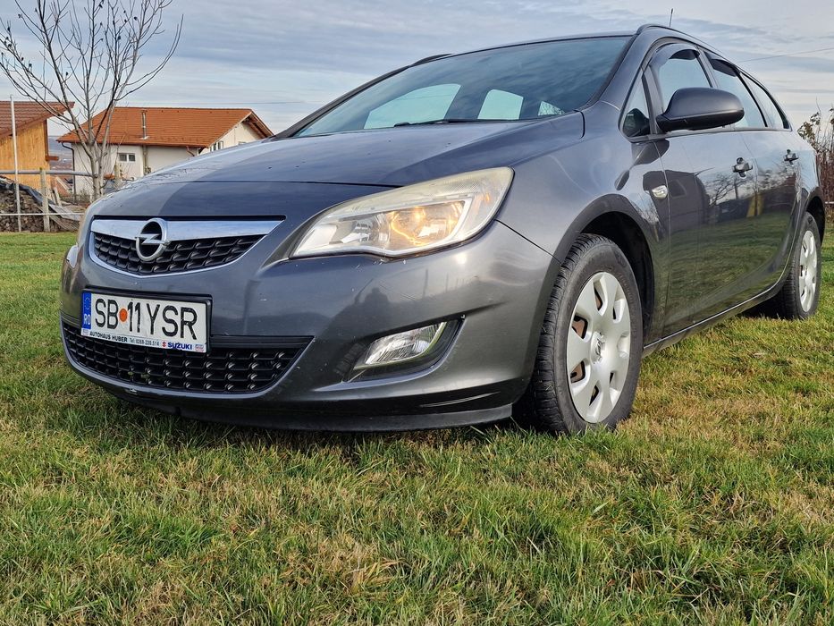 Opel Astra J Sport Tourer 1.7 CDTI, 2011