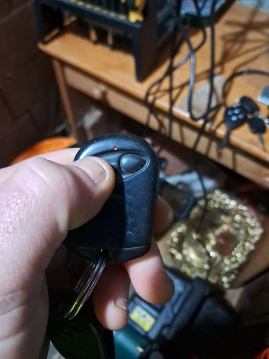 Лотов Комплект Автомобилни Ключове и Дистанционни - Заготовки