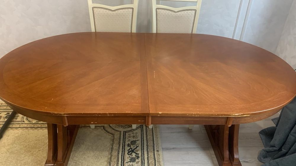 Стол гостиный со стульями