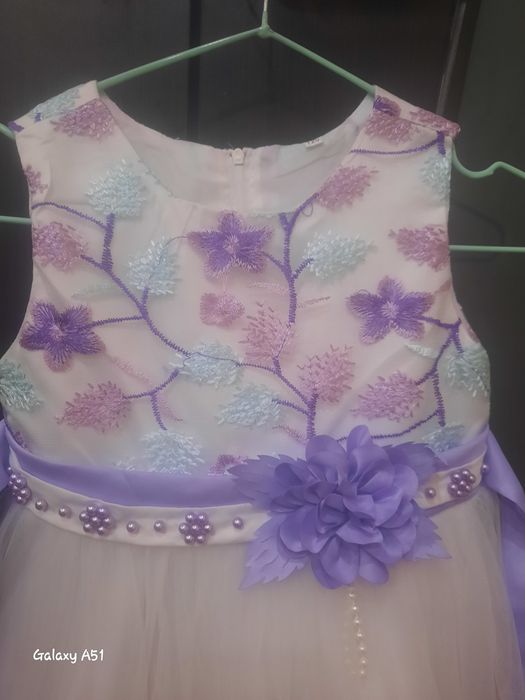 Платье праздничное