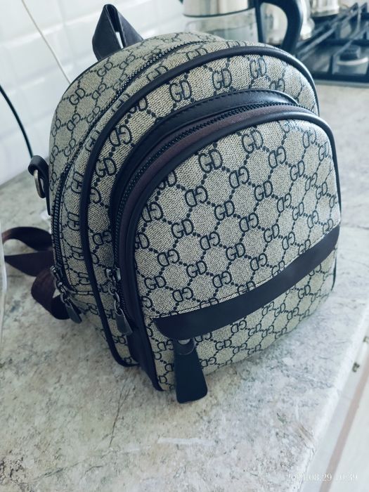 Рюкзак женский состояние отличное