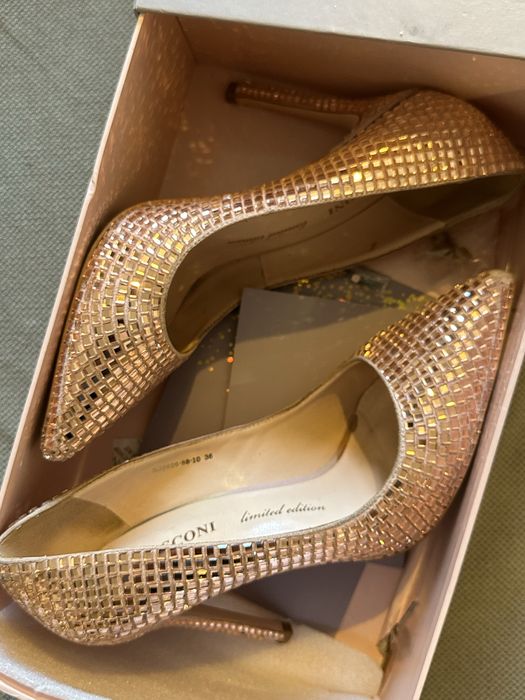 Все по 5000 тг !