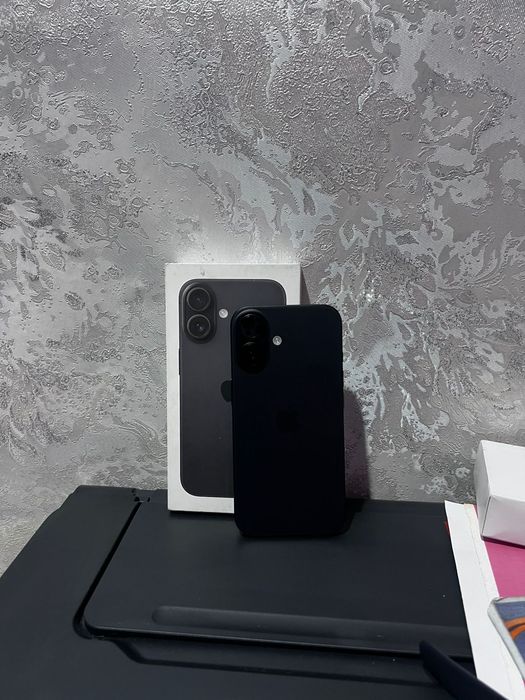 Продаю iPhone 16