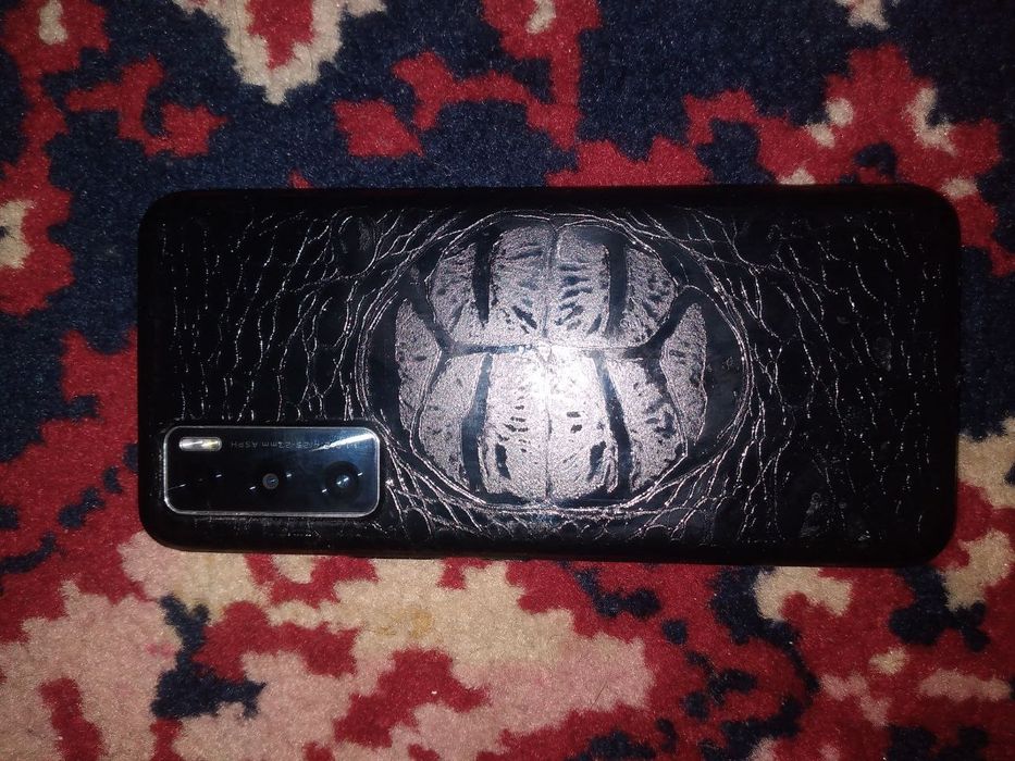 Biz fohishalarning eshaklarini yirtamiz