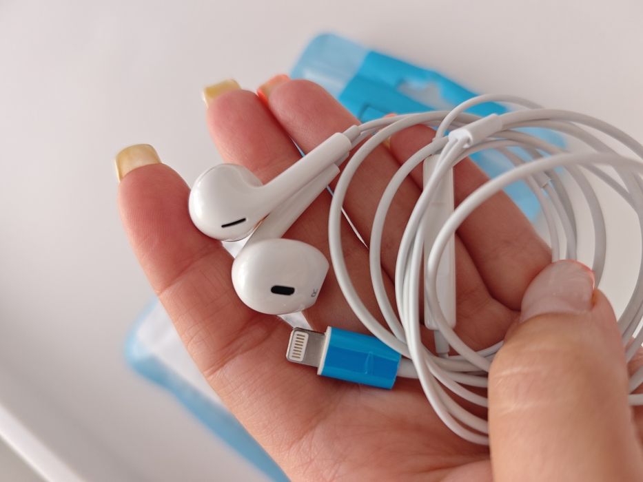 Power bank  и слушалки за I Phone