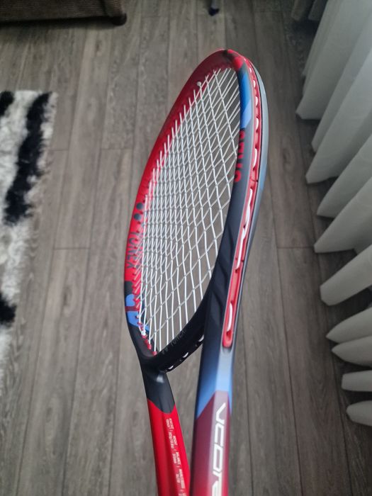 Vand racheta Yonex V core