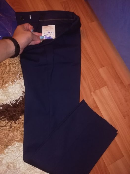 Продам костюм школьный