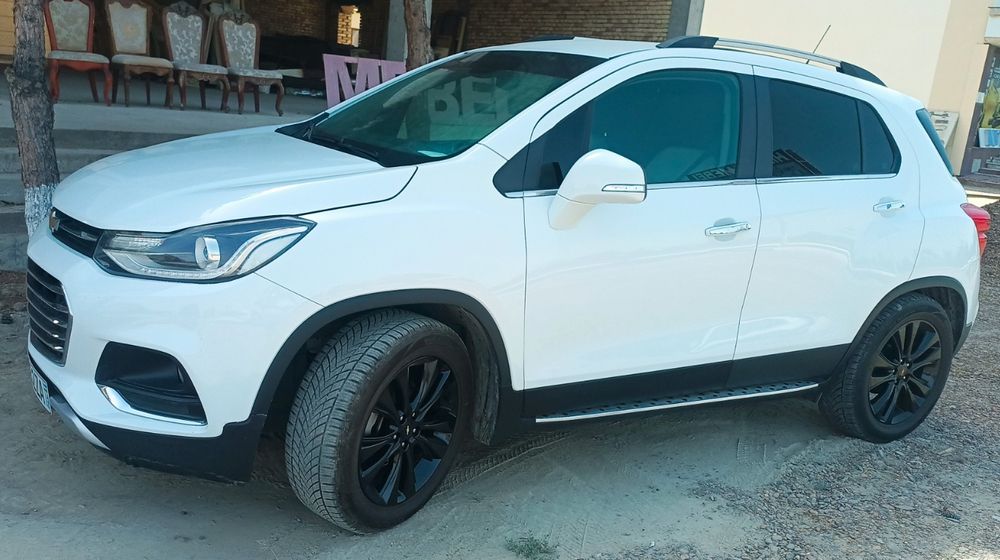 Трекер машинаси тез сотилади