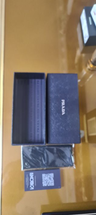 Продам женские очки Prada