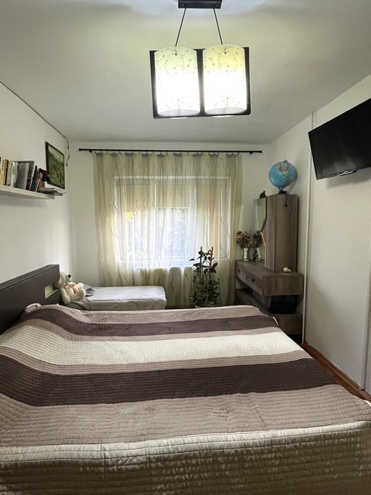 Apartament cu 3 camere, 80 mp, Targoviste, zona Micro 12