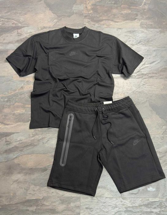 Модерен мъжки летен комплект/екип NIKE тениска + къси панталони – комфорт, стил и перфектна визия за топлите дни!