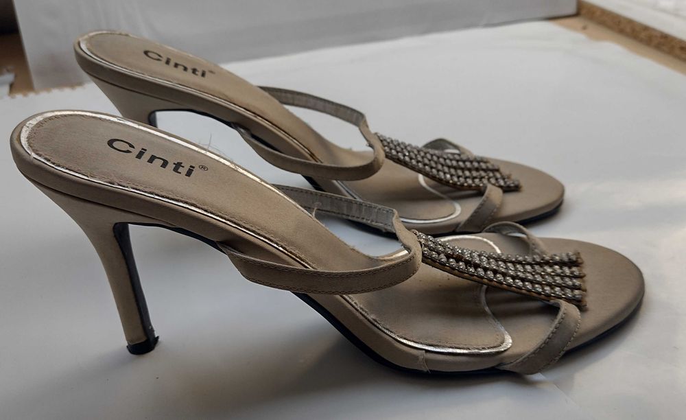 Sandale Cinti material satin cu toc si strass-uri marimea 39