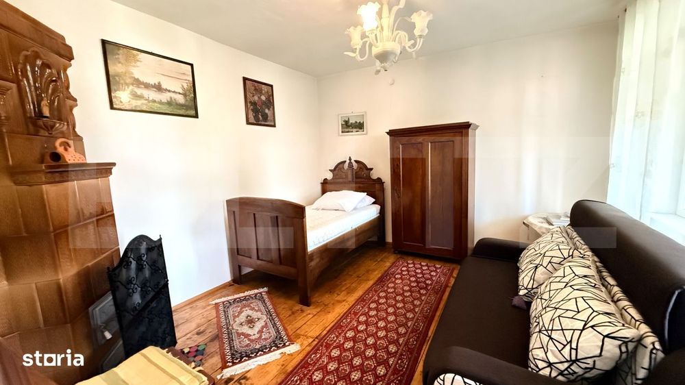 Casa decomandata (P+1E), 220 mp, zona Pietrosita