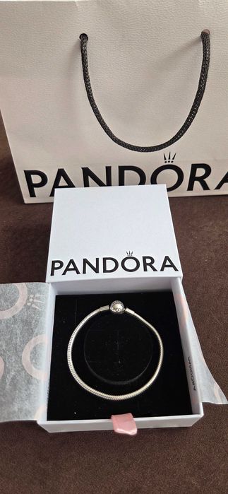 Оригинална неизползвана гривна Pandora 18см