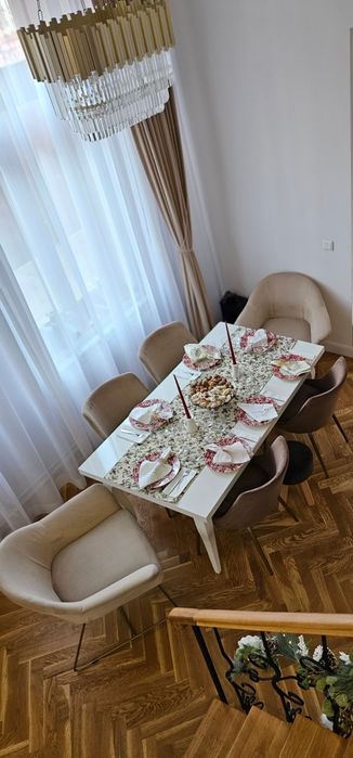 Masa dining extensibila alba din lemn