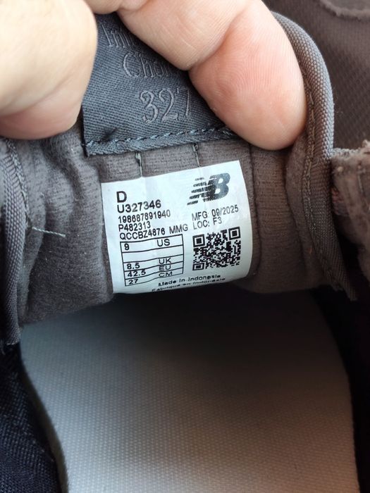 New Balance 327 sneakers culoare verde military cu negru mărimea 42.5 noi originali