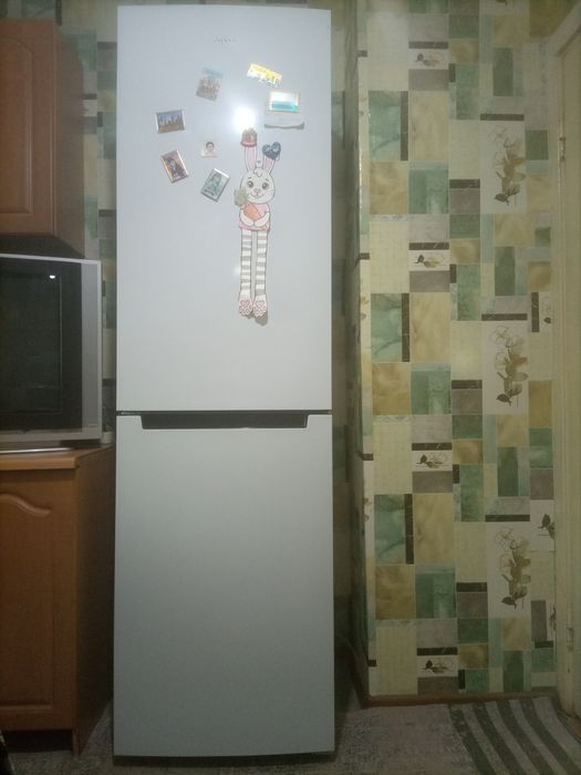 Продам холодильник Бирюса 880 NF Б/У