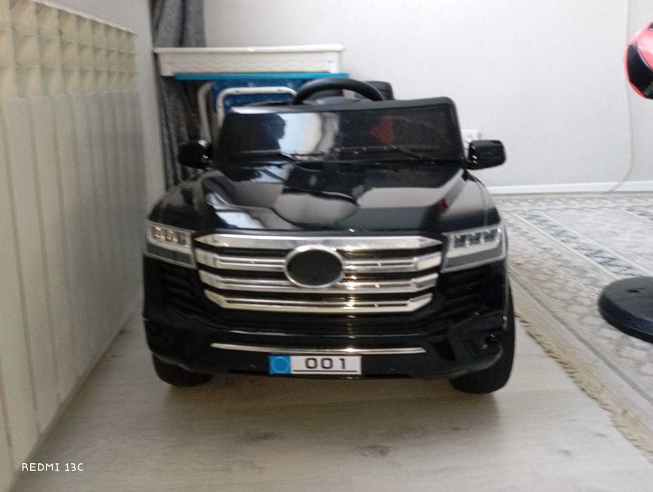 Машина детская электромобиль