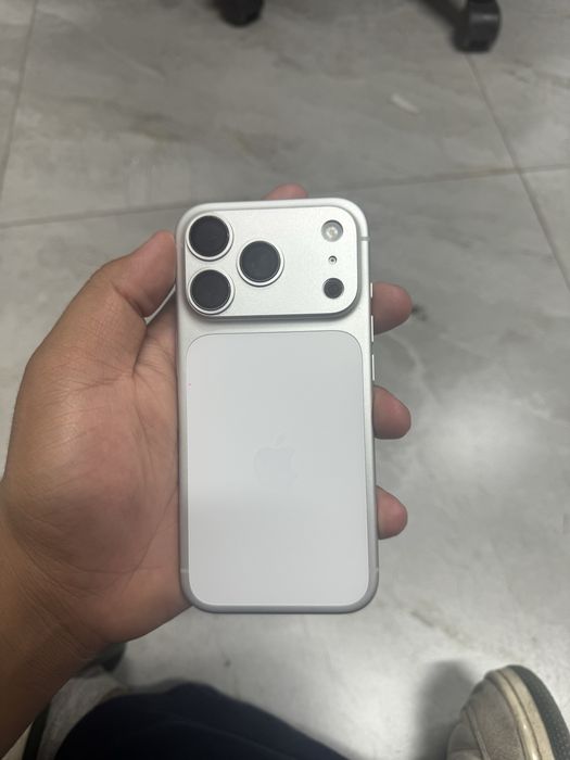 iphone 17 pro , 256gb e-sim