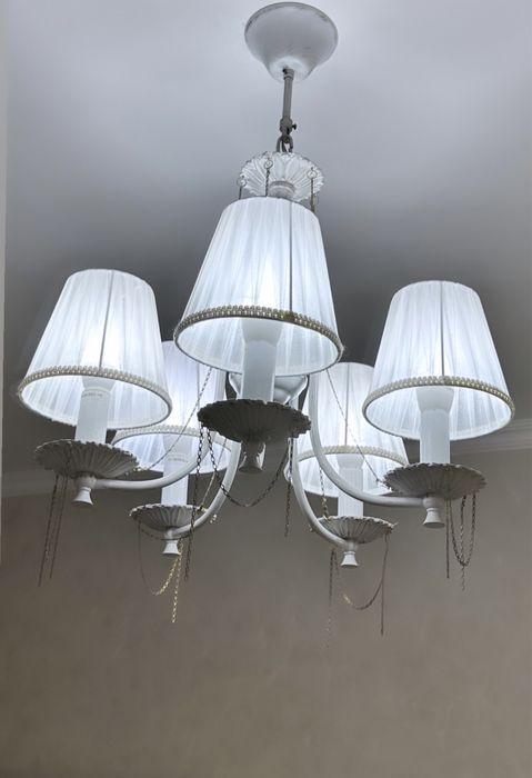 Керемет люстралар сатылады.