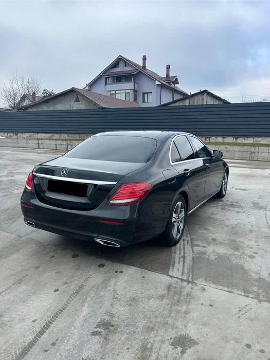 Mercedes Benz E220, Automat, Bord digital