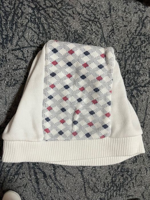 Бебешки прекрасни шапки