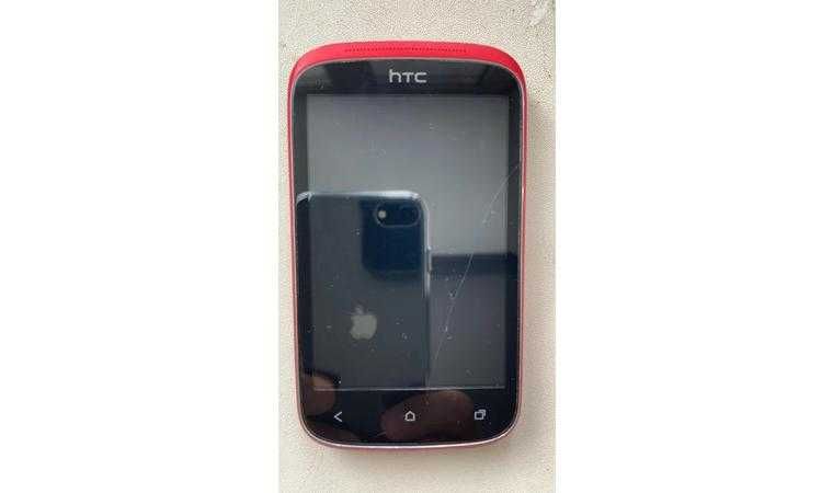 компактный смартфон HTC Desire C red. Плохо работает экран.