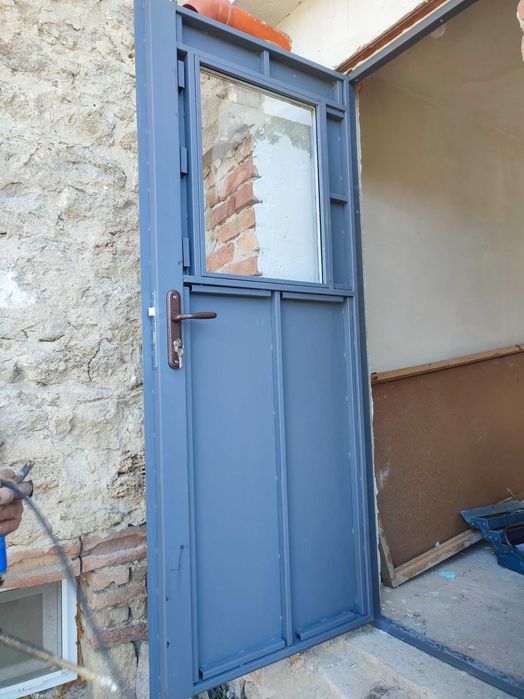 Изработка на метални врати