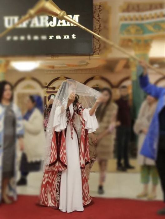 Продается Платье-Ансамбль для невест