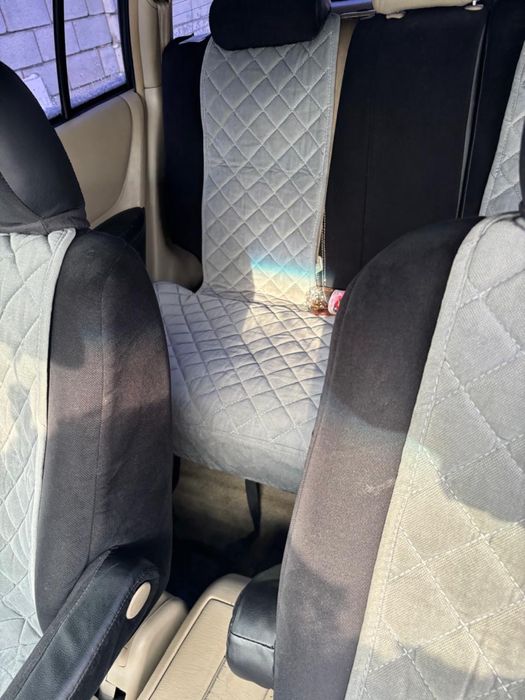 Продам машину тойота хайландер.