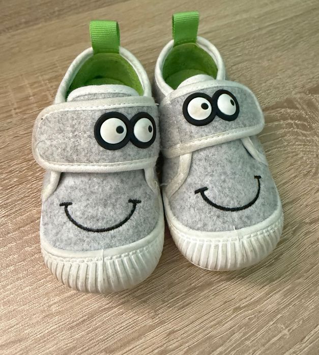 Бебешки обувки лот от три чифта