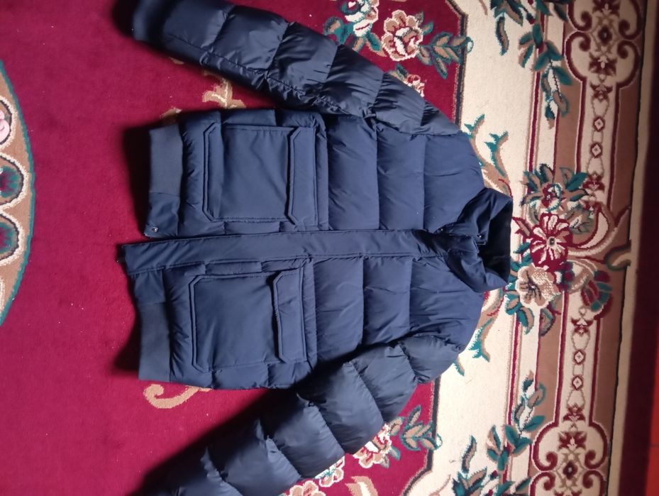 куртка сатылады качество жақсы 52размер екеуыде