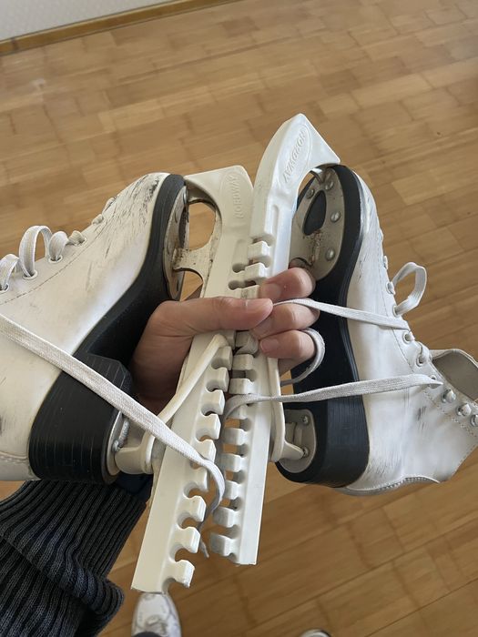 Продаю коньки 34 размер