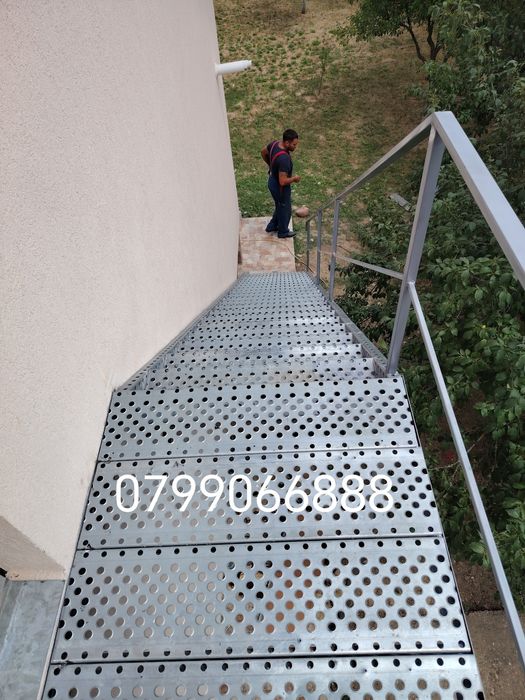 Scări metalice zincate
