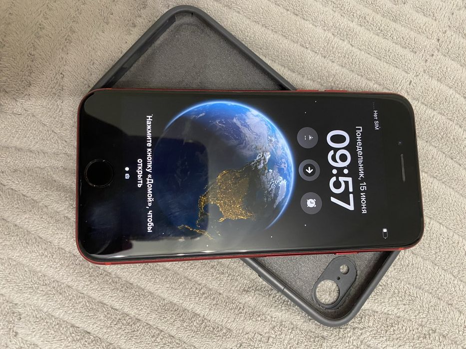 iPhone SE , 64 ГБ