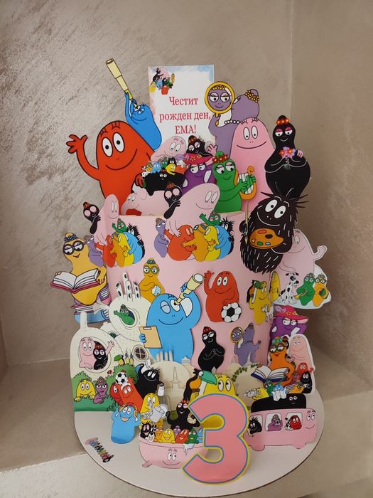 Торта от 30 книжки,30молива и  30 пастели