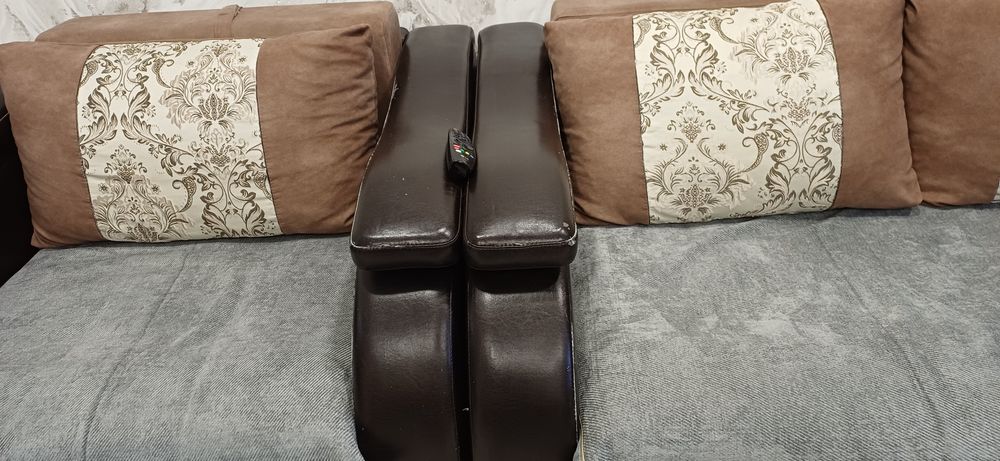 Продам Диван с креслом