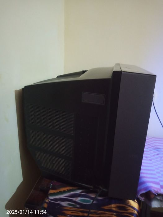 LG televizor sotiladi ishlap turipti aybi yoq
